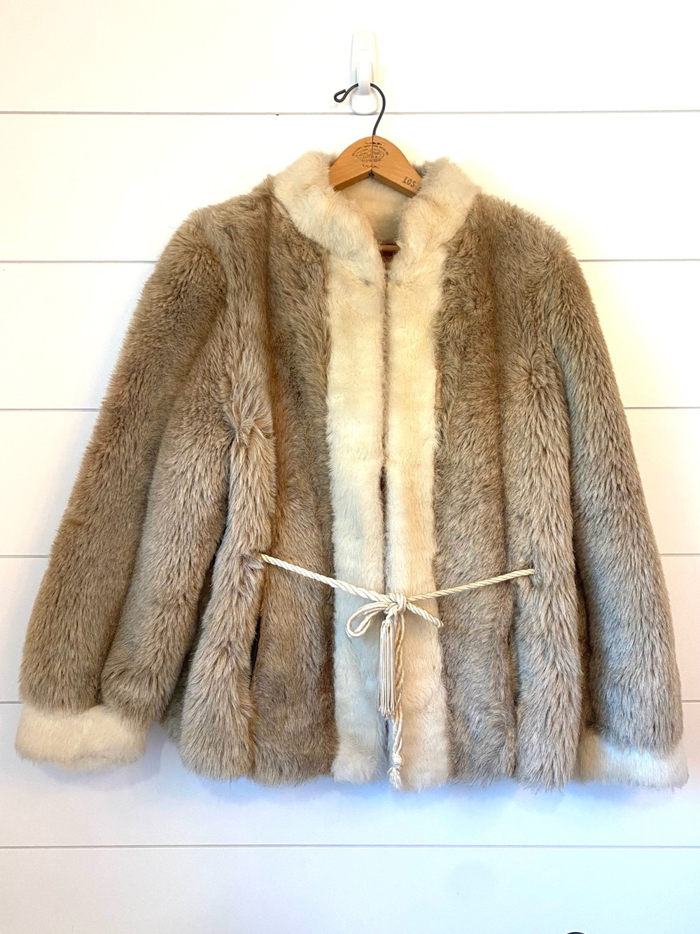 Vintage ANIMAL FAIR by Herman Kay fur coat. 
Beige Faux Fur Coat with Cream Trim